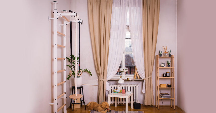 Wall bars in the bedroom