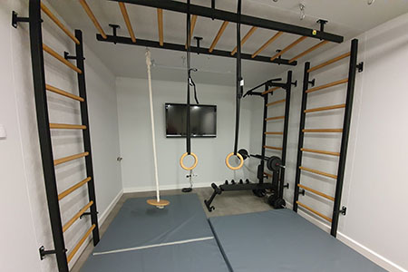  Gymnastic wall bars