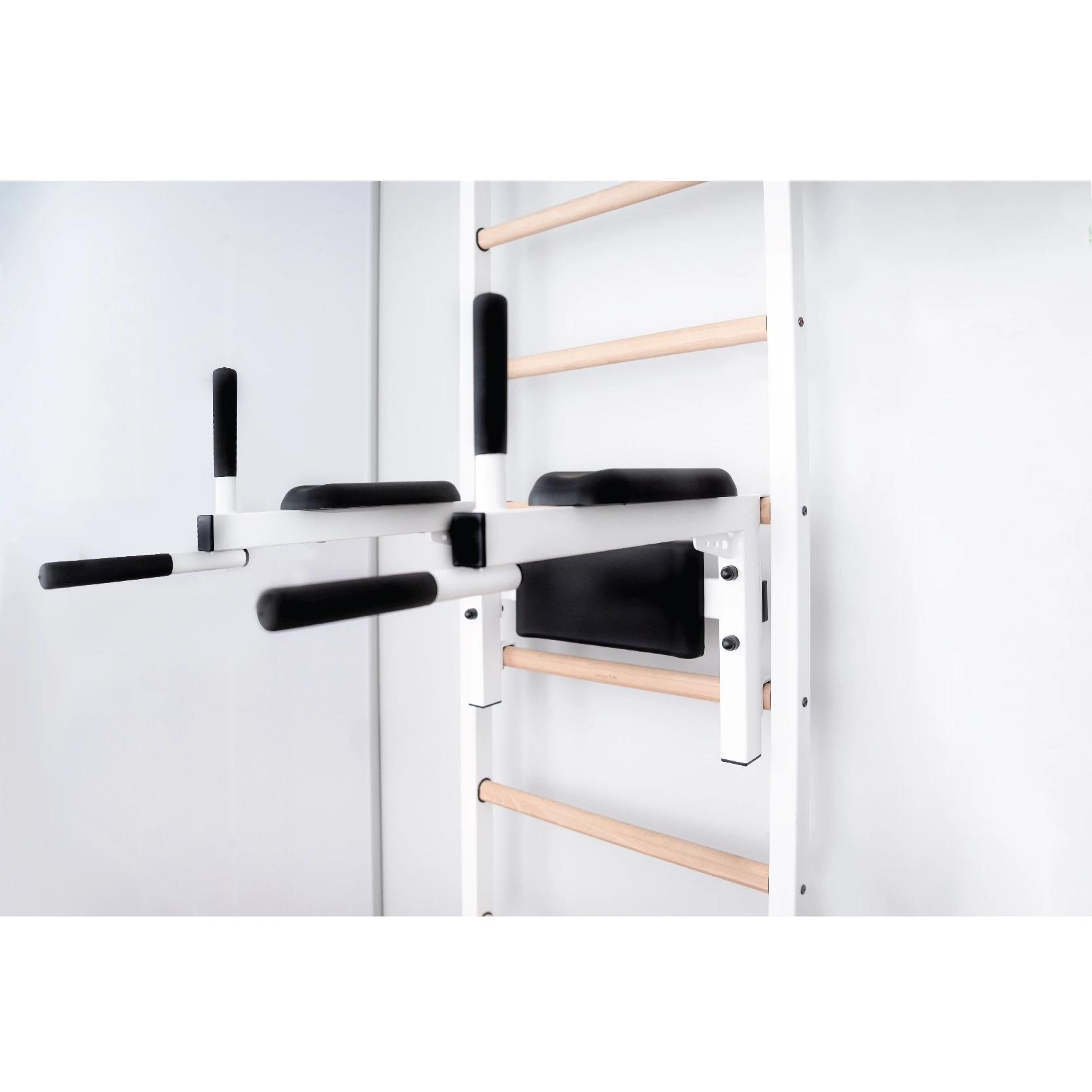 BenchK white Dip bar DB1W