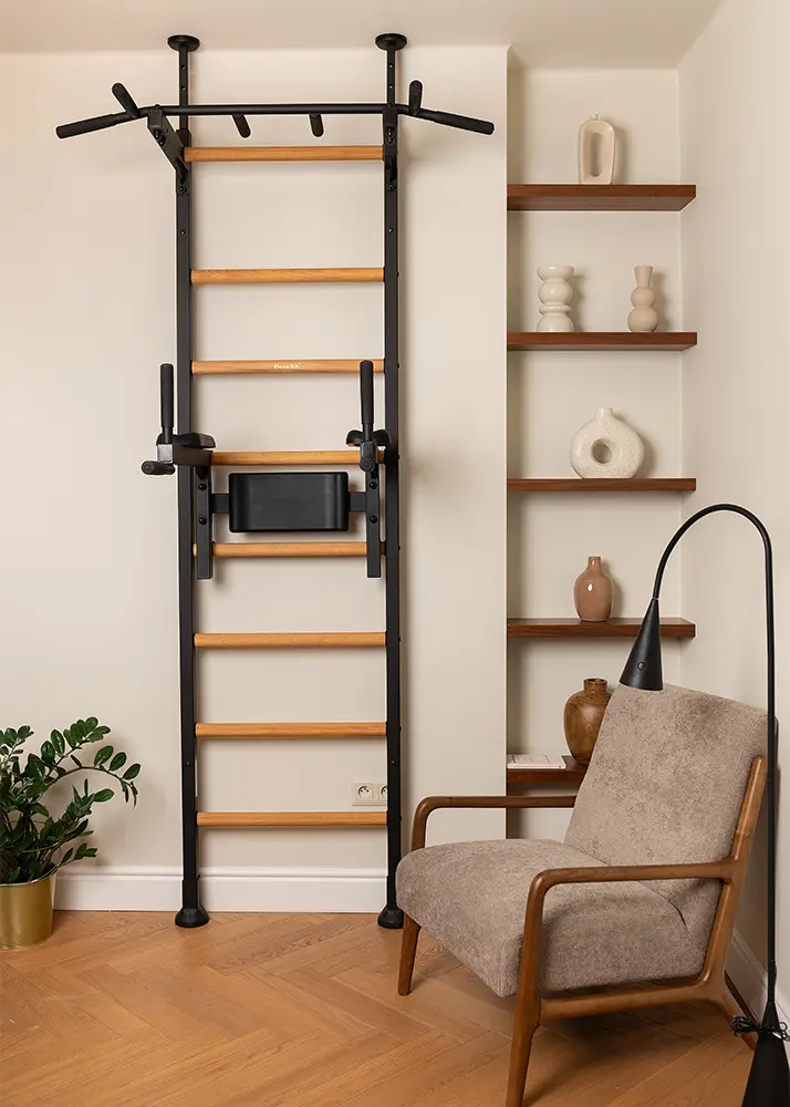 Exercise for the over 60s on gymnastic wall bars